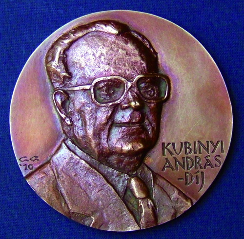 Bácsatyai Dániel kapta a Kubinyi András-díjat, Csákó Judit elismerő oklevélben részesült