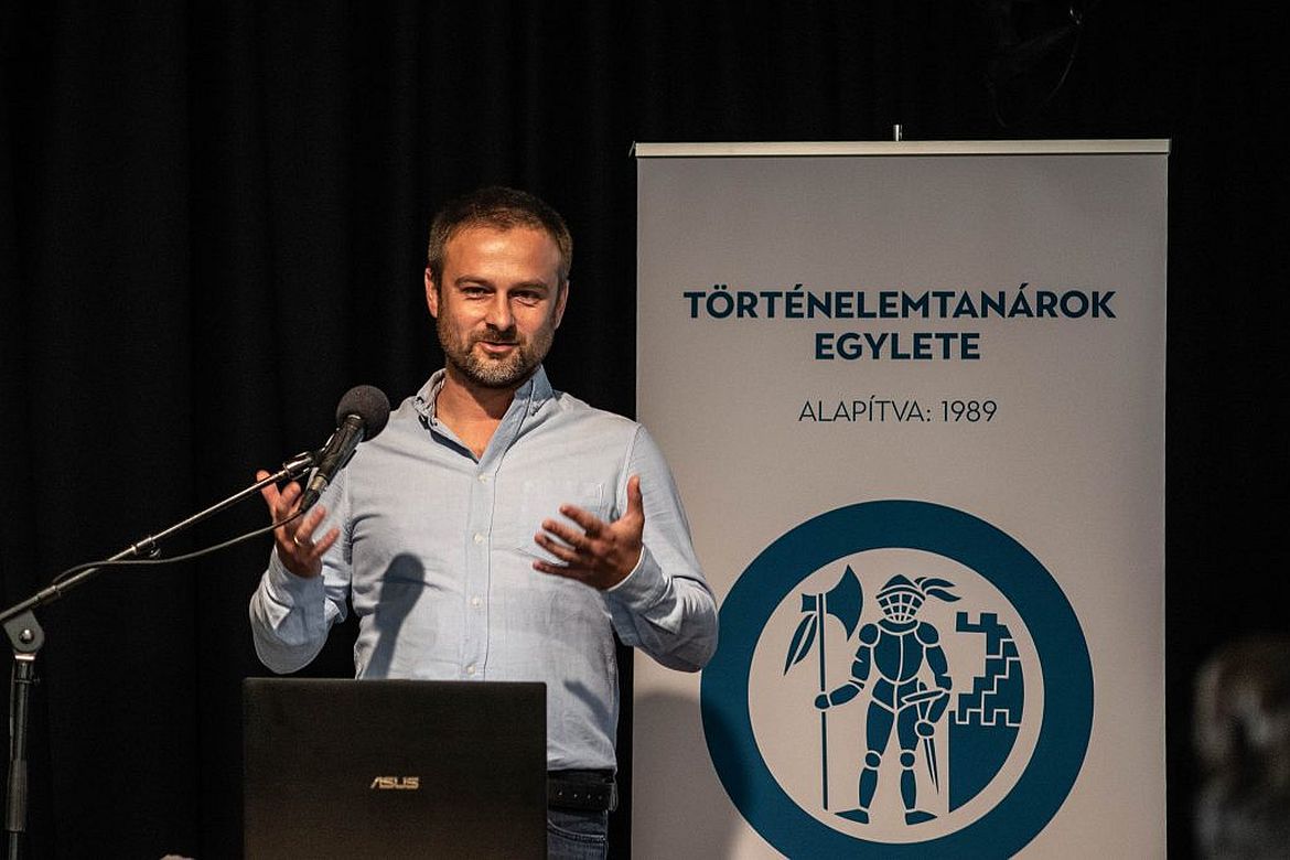Mitrovits Miklós előadása a Történelemtanárok 30. Országos Konferenciáján